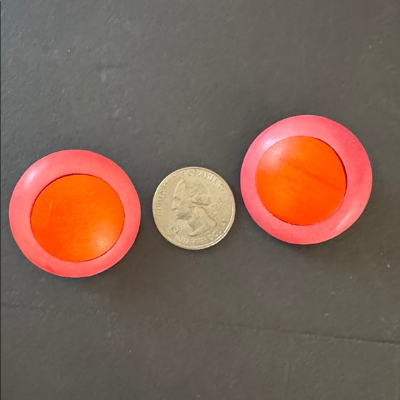 Vintage Wooden Clip On Earrings - Picture 4 of 5